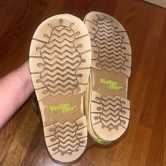 Western Chief Happy Helper Chestnut boots / Rain kids size 2US/ 1UK EUR33 - Picture 9 of 11